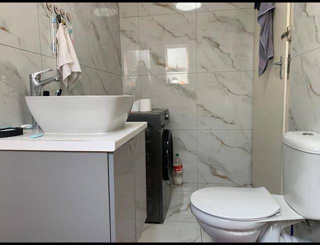3 BEDROOM HOUSE FOR SALE IN LENTEGEUR